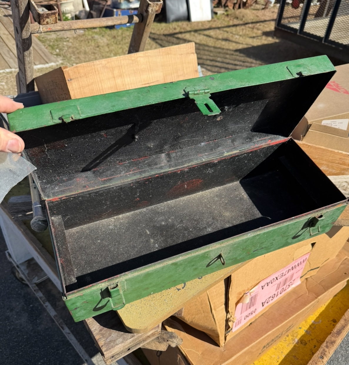 Vintage “Snap On” Tool Box with Handle - Image 4